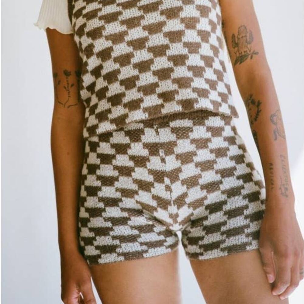 Lisa Says Gah Lucinda Shorts in Vintage Rug Mocha High Rise Knit LSG
